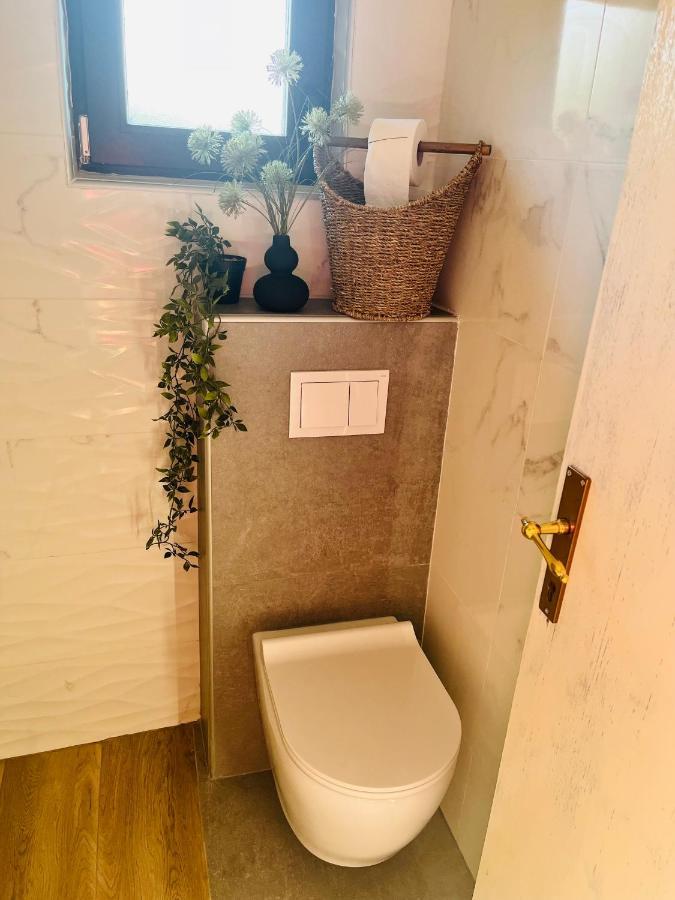 Kuca Za Odmor Malia Sa Spa Hot Tub Jacuzzijem - Nice And Cozy - Free Tickets To All City Attractions Thurdevac Екстер'єр фото