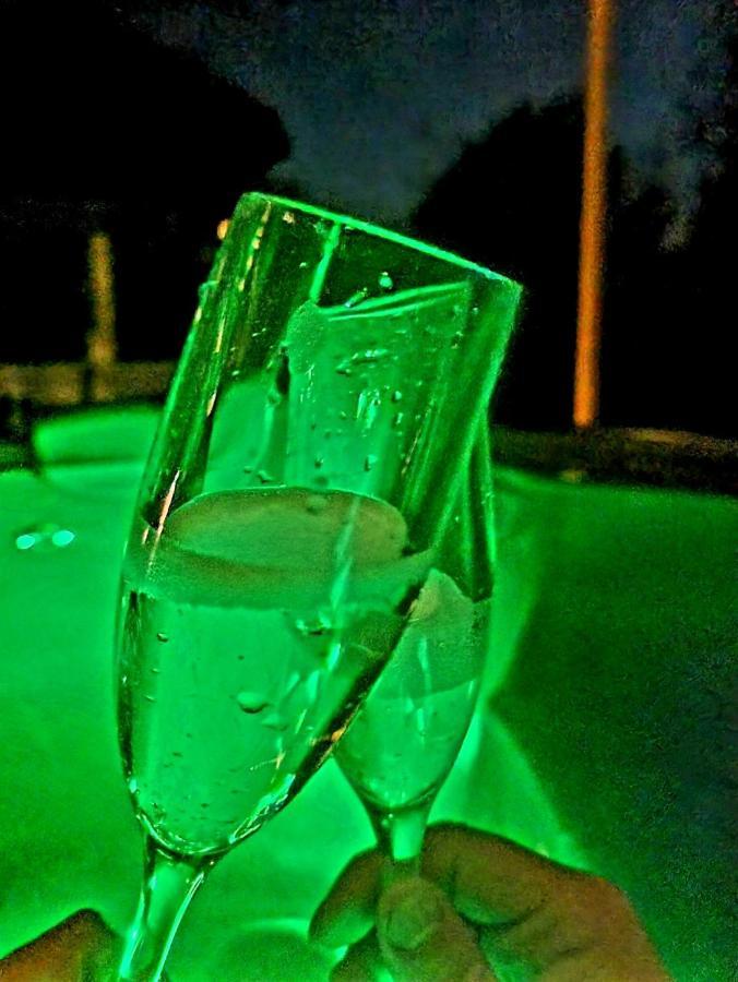 Kuca Za Odmor Malia Sa Spa Hot Tub Jacuzzijem - Nice And Cozy - Free Tickets To All City Attractions Thurdevac Екстер'єр фото